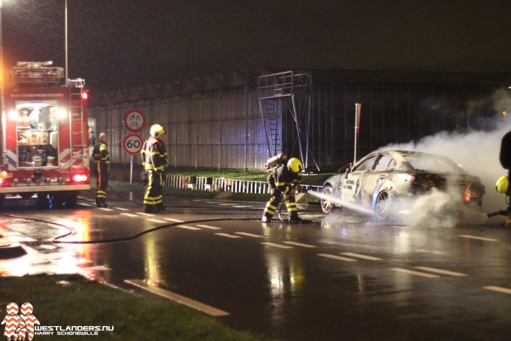 Autobrand aan de van Luyklaan