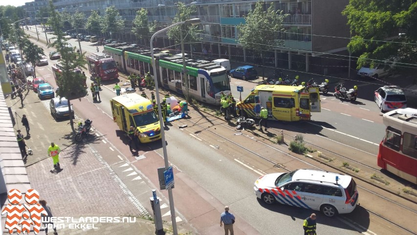 Twee zwaar gewonden bij ernstig ongeluk Escamplaan