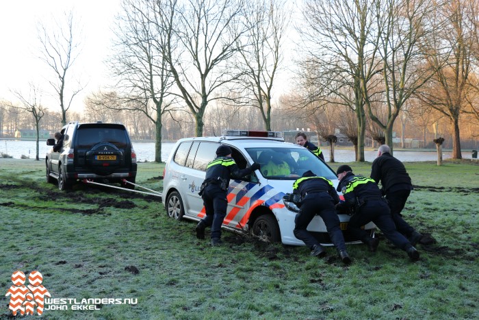 Politievoertuig uren vast bij recreatiegebied Madestein