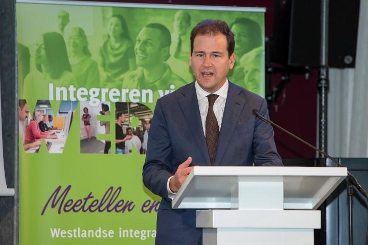 Minister Asscher: "Wie blijft, doet mee. In Westland gebeurt dat al."