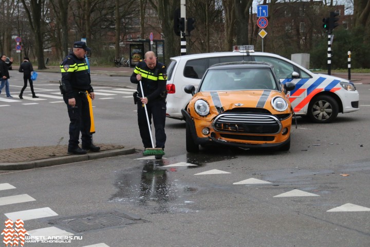 Ongeluk na rijden door rood licht Erasmusweg