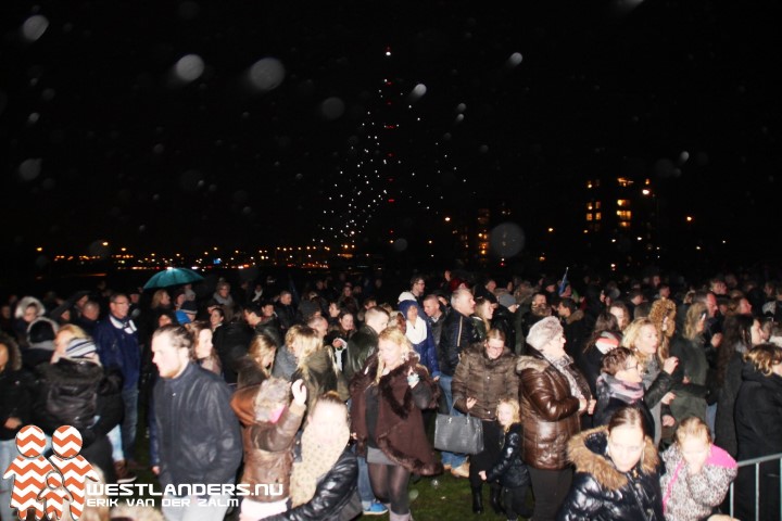 Grootste kerstboom is weer verlicht