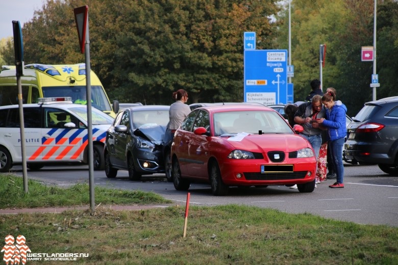 Verkeer loopt vast na ongeluk bij Poeldijkseweg