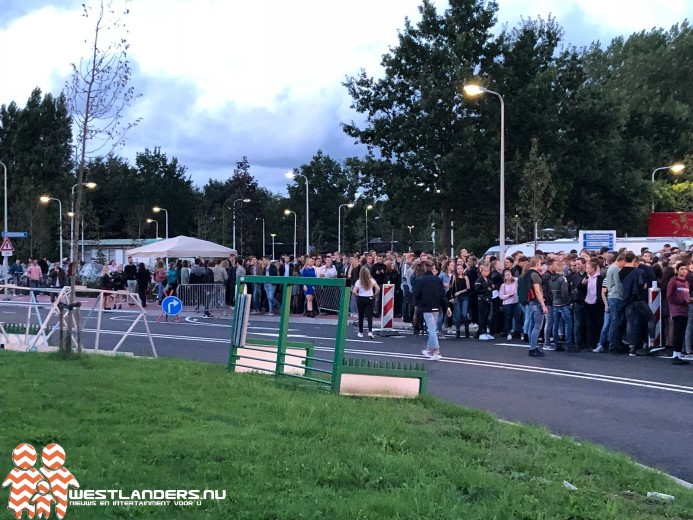 Collegevragen inzake feestterrein Hoge Bomen feestweek Naaldwijk