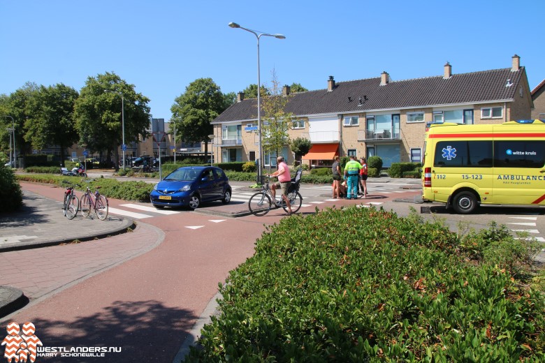 Automobilist doorgereden na aanrijden fietsster