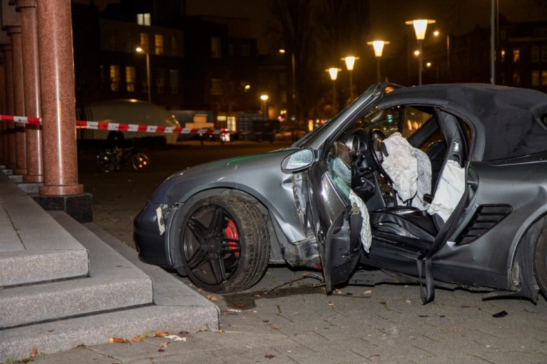 Boom omver gereden met Porsche