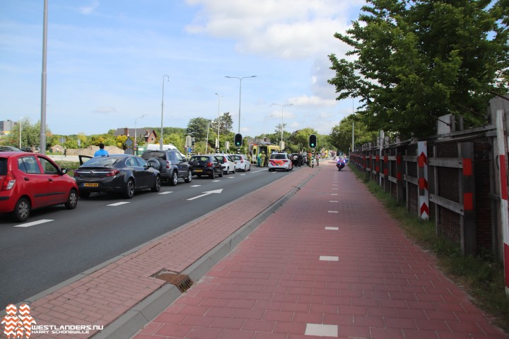 Gewonde bij twee ongelukken Poeldijkseweg