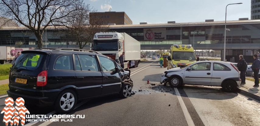 Twee gewonden bij ongeluk op de Middel Broekweg