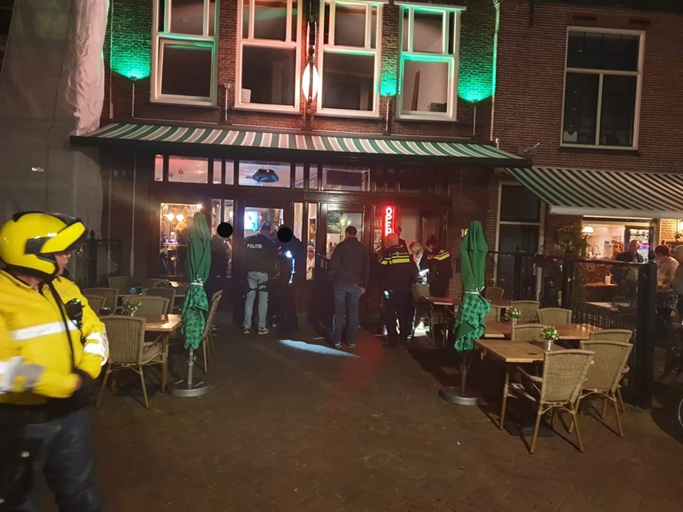 Drie aanhoudingen na inval in eetcafé Maassluis