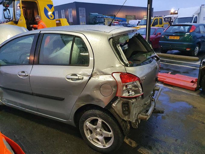 Chauffeur doorgereden na ongeluk op A4