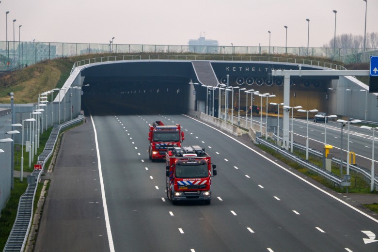 Ketheltunnel A4 dicht na ongeluk