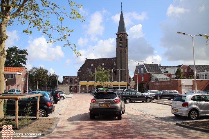 Vernieuwd Emmaplein Naaldwijk weer open