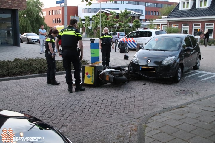 Pizzakoerier gewond bij ongeluk Hoflaan