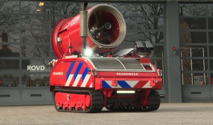 Blusrobot nieuw hulpmiddel voor brandweer Haaglanden