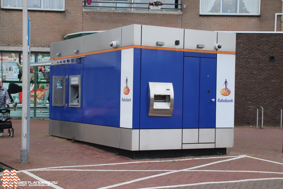 Politie in actie na afgaan alarm bij pinautomaat