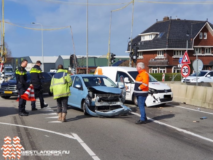 Licht gewonde bij ongeluk Burgemeester Elsenweg