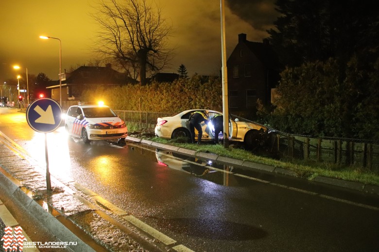 Automobilist gevlucht na ongeluk N213