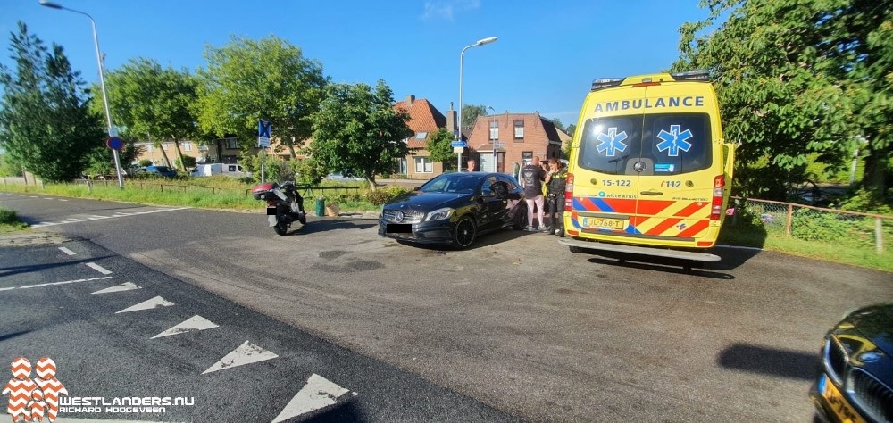 Scooterrijdster gewond na ongeluk bij Prinsenlaan