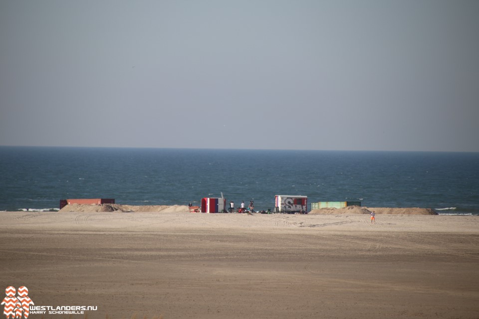 Wat doen die zeecontainers op de Zandmotor?