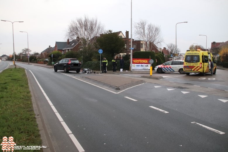 Scooterrijdster gewond bij ongeluk Emmastraat