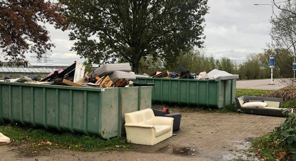 Collegevragen inzake overlast containers Hoge Bomen