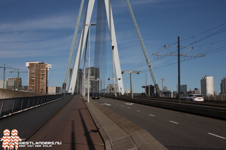 Erasmusbrug beperkt open voor scheepvaart na ongeluk