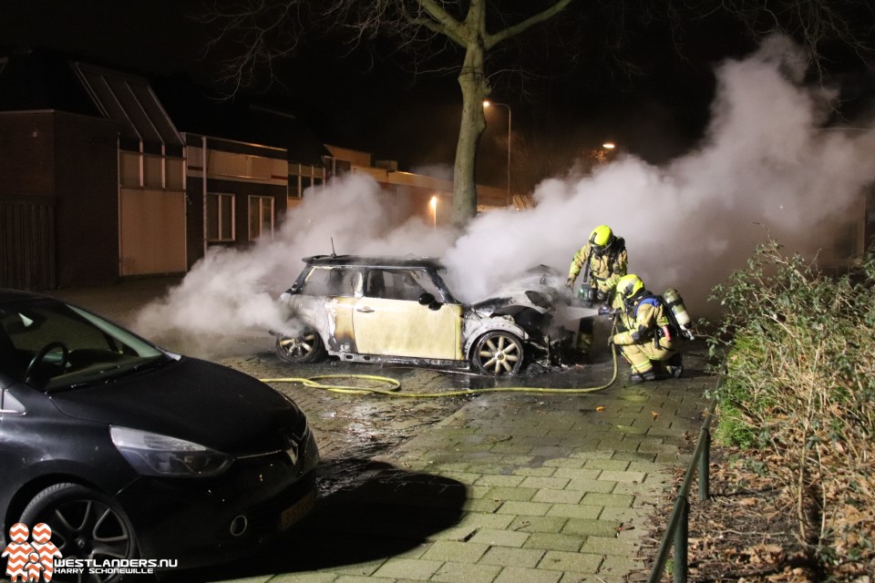 Voertuigbrand aan het Liesveld