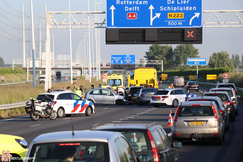 Ongeluk met meerdere voertuigen op de A4