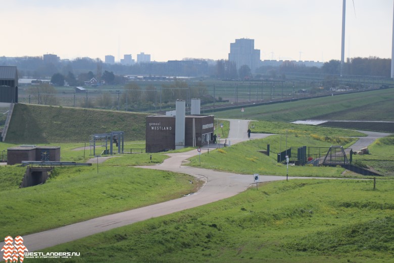 Oranjebonnen Hoek van Holland op de schop