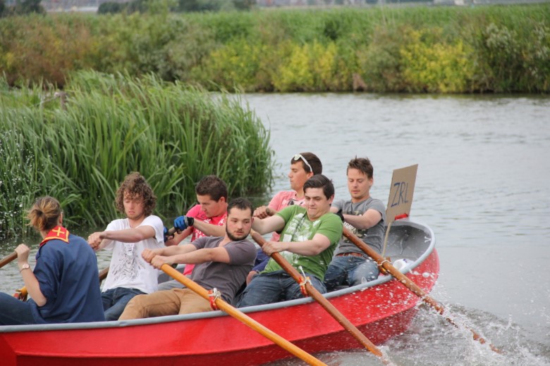 Scouting Kwintsheul organiseert ‘Roei ons uit het rood’.