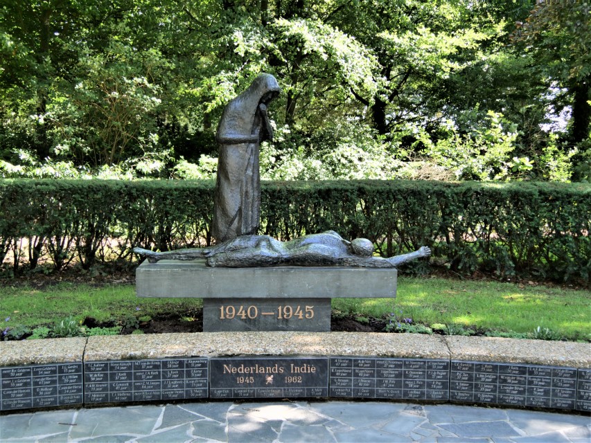 Kunstwerk van de maand november: Oorlogsmonument