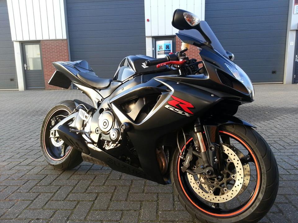 Twee motoren gestolen aan de Monsterseweg