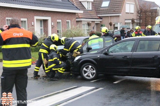 Twee gewonden bij ongeluk Molenlaan