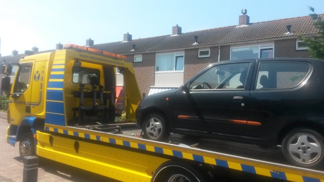 Schade na afgevallen lading op de A20