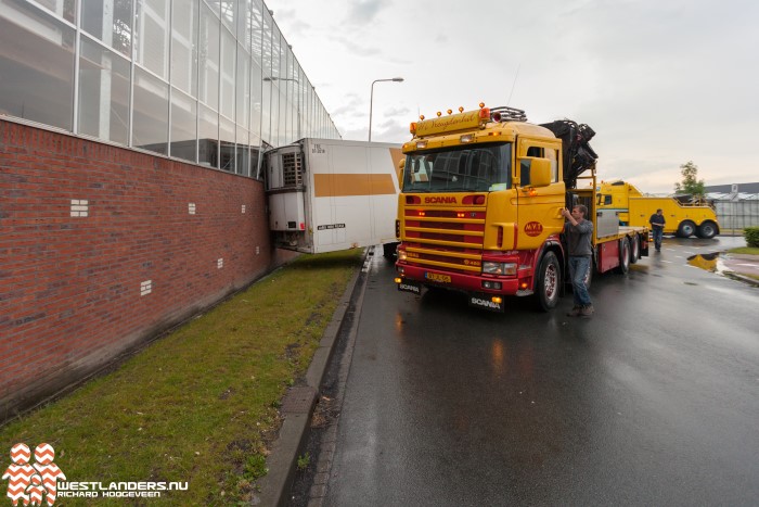 Koeltrailer schiet los van trekker