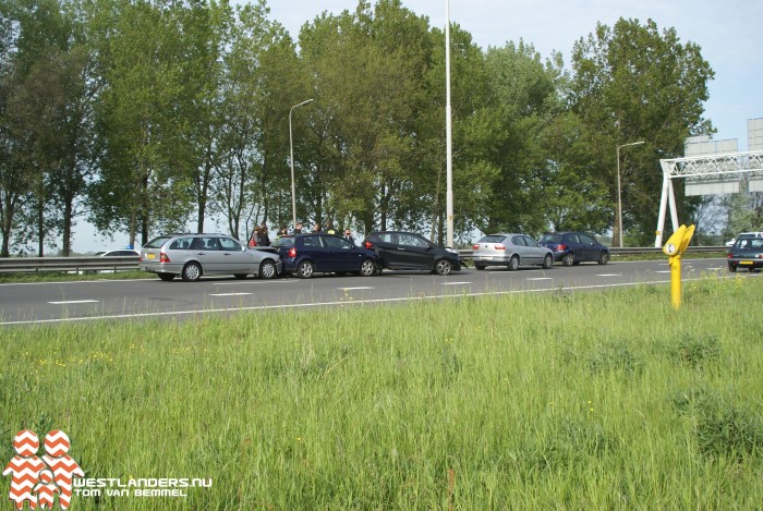 Dikke file na kettingbotsing op de A20