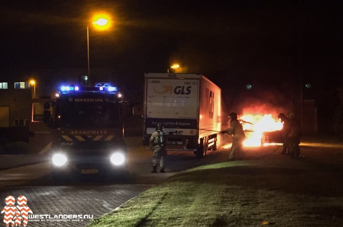 Auto in de brand gestoken