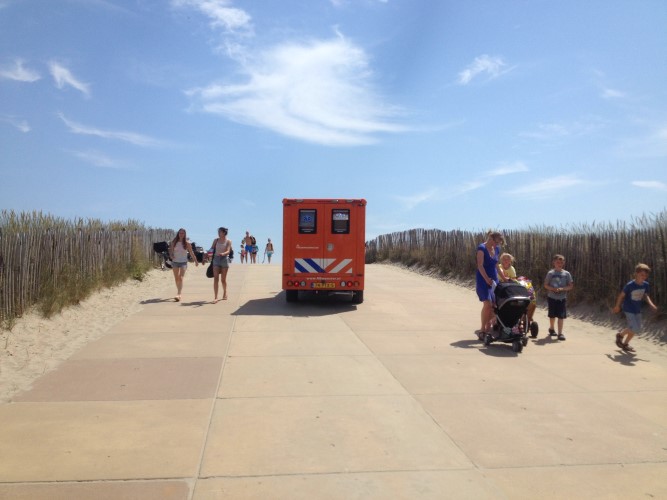 Onwelwordingen, kwallenbeten en wespen op het strand