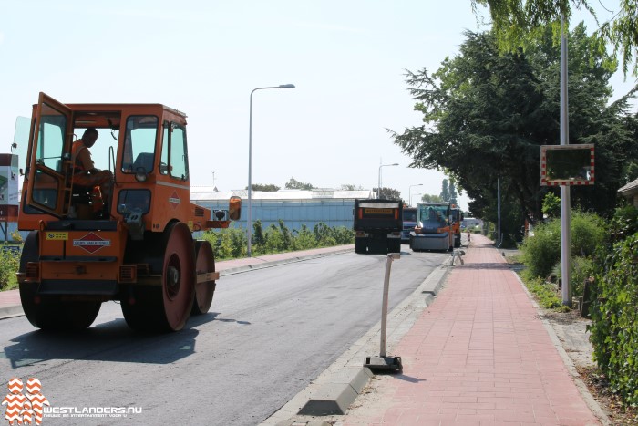 Korte lontjes en autoschade bij wegwerkzaamheden Zwartendijk