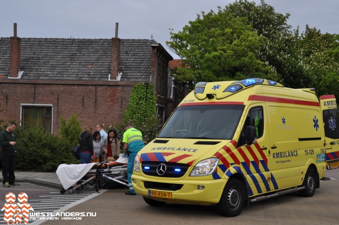 Moeder met peuter geschept door auto