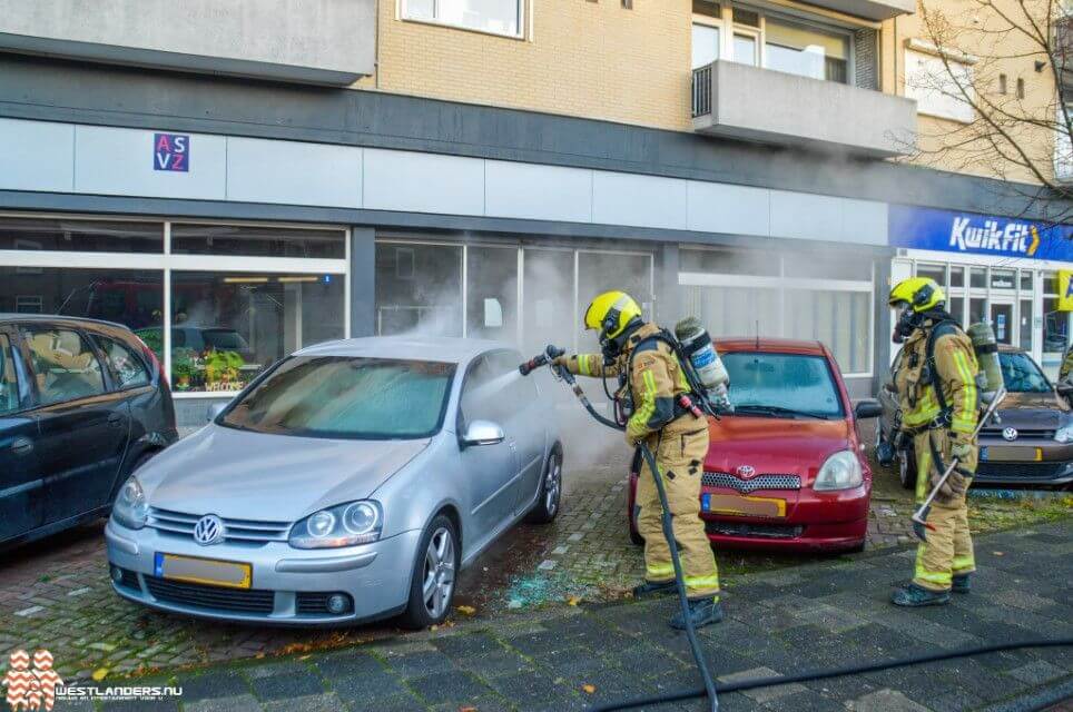 Brand in geparkeerde auto