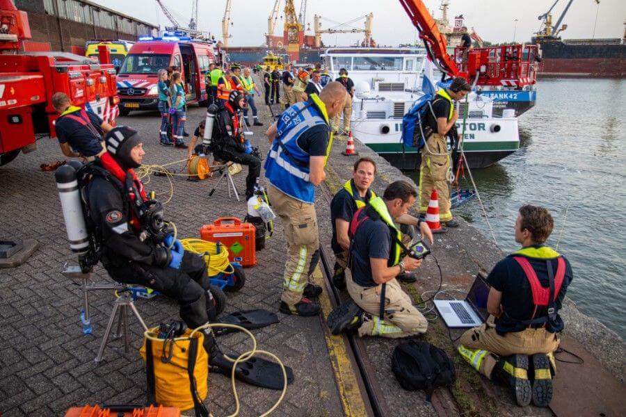 Man overleden na val in het water