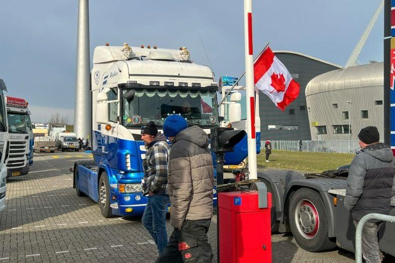 Truckers willen niet weg bij  ADO Stadion