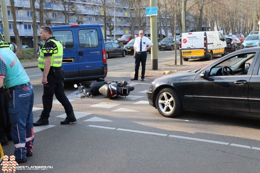 Scooterrijder gewond na botsing met sleepkabel