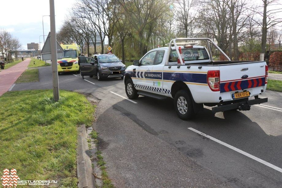 Automobilist rijdt door na ongeluk met letsel