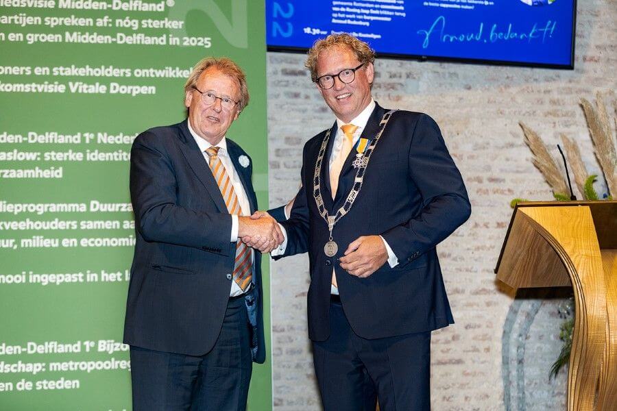 Afscheidnemend burgemeester Rodenburg geridderd