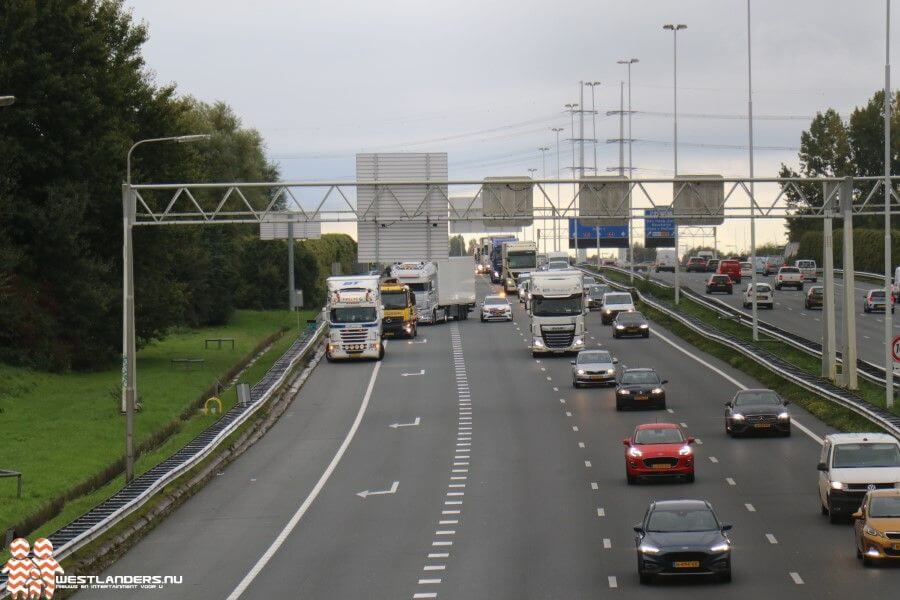 Ongeluk met twee auto ’s en een vrachtwagen op de A4