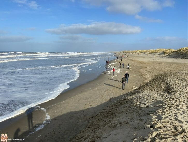 Hoog water bij het strand