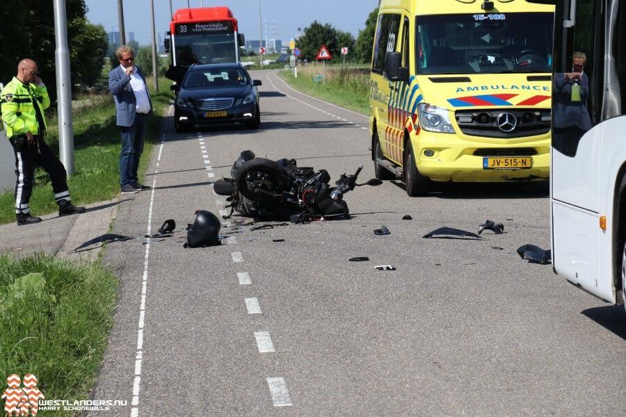 Motorrijder gewond na ongeluk N468