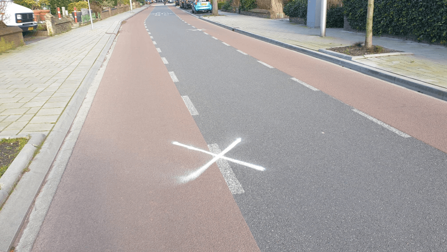 16 plantenbakken op de Ambachtsweg